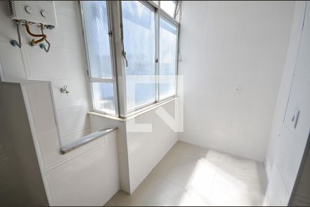 Apartamento à venda com 82m², 2 quartos e sem vaga Apartamento à venda com 82m², 2 quartos e sem vagaCozinha e Área de Serviço