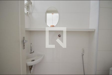 Apartamento à venda com 82m², 2 quartos e sem vaga Apartamento à venda com 82m², 2 quartos e sem vagaBanheiro de serviço