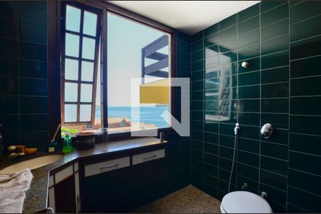 Lavabo de casa à venda com 5 quartos, 400m² em Camboinhas, Niterói