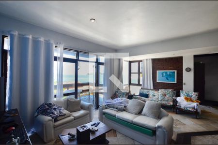 Sala de casa à venda com 5 quartos, 400m² em Camboinhas, Niterói