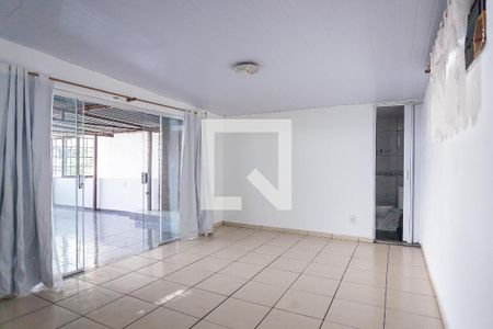 Casa para alugar com 120m², 2 quartos e 2 vagas Casa para alugar com 120m², 2 quartos e 2 vagasbanheira hidro