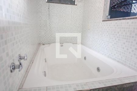Casa para alugar com 120m², 2 quartos e 2 vagas Casa para alugar com 120m², 2 quartos e 2 vagasbanheira hidro