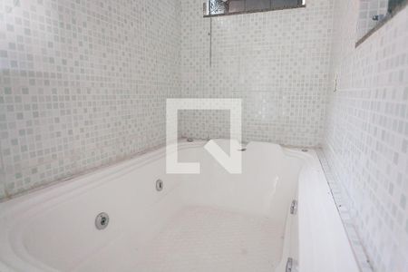 Casa para alugar com 120m², 2 quartos e 2 vagas Casa para alugar com 120m², 2 quartos e 2 vagasbanheira hidro