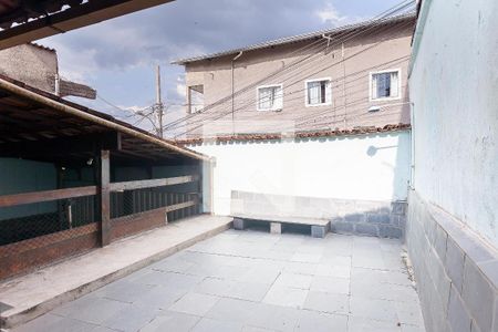 Casa para alugar com 120m², 2 quartos e 2 vagas Casa para alugar com 120m², 2 quartos e 2 vagaschuverao / jardim