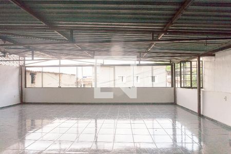 Casa para alugar com 120m², 2 quartos e 2 vagas Casa para alugar com 120m², 2 quartos e 2 vagasVaranda