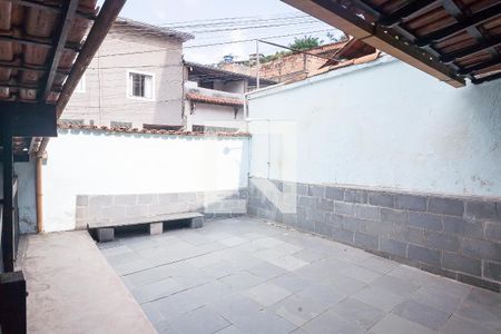 Casa para alugar com 120m², 2 quartos e 2 vagas Casa para alugar com 120m², 2 quartos e 2 vagaschuverao / jardim