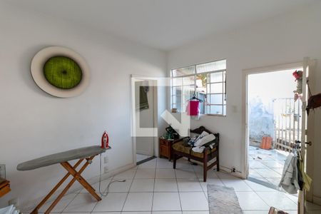 Sala de casa para alugar com 2 quartos, 320m² em Cachoeirinha, Belo Horizonte