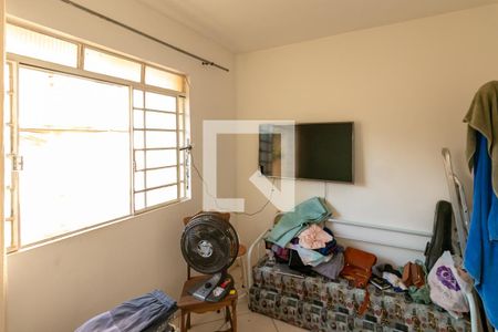 Quarto 1 de casa para alugar com 2 quartos, 320m² em Cachoeirinha, Belo Horizonte