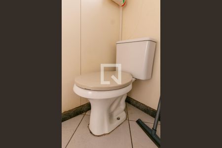 Casa à venda com 320m², 2 quartos e 6 vagasBanheiro Social