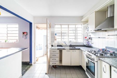 Casa à venda com 147m², 4 quartos e 3 vagas Casa à venda com 147m², 4 quartos e 3 vagasCozinha