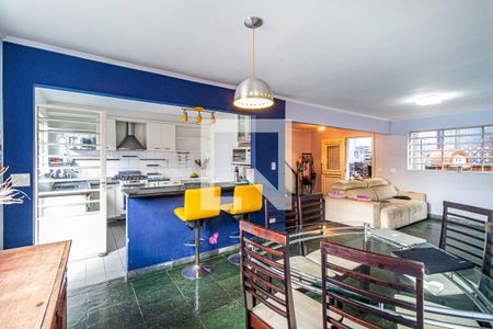 Sala de casa à venda com 4 quartos, 147m² em Vila Universitária, São Paulo