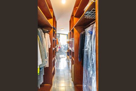 Casa à venda com 147m², 4 quartos e 3 vagas Casa à venda com 147m², 4 quartos e 3 vagasSuite - Closet