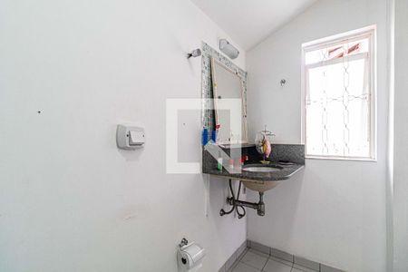 Casa à venda com 147m², 4 quartos e 3 vagas Casa à venda com 147m², 4 quartos e 3 vagasBanheiro social