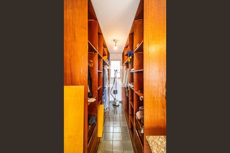 Casa à venda com 147m², 4 quartos e 3 vagas Casa à venda com 147m², 4 quartos e 3 vagasSuite - Closet