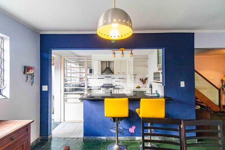 Sala de casa à venda com 4 quartos, 147m² em Vila Universitária, São Paulo