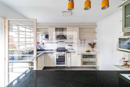 Casa à venda com 147m², 4 quartos e 3 vagas Casa à venda com 147m², 4 quartos e 3 vagasCozinha