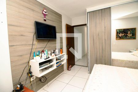 Casa à venda com 102m², 3 quartos e 2 vagas Casa à venda com 102m², 3 quartos e 2 vagasSuíte