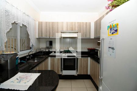 Casa à venda com 102m², 3 quartos e 2 vagas Casa à venda com 102m², 3 quartos e 2 vagasCozinha