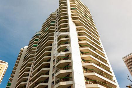 Apartamento para alugar com 78m², 2 quartos e 1 vaga Apartamento para alugar com 78m², 2 quartos e 1 vagaFachada
