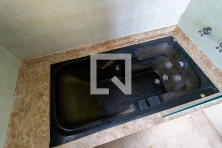 Casa à venda com 200m², 3 quartos e 2 vagasDetalhe Banheiro - Suíte