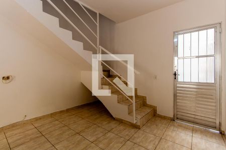 Sala de casa de condomínio para alugar com 2 quartos, 50m² em Vila Zelina, São Paulo