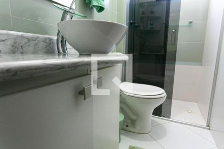 Apartamento à venda com 63m², 2 quartos e 2 vagas Apartamento à venda com 63m², 2 quartos e 2 vagasBanheiro Social