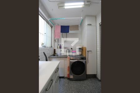 Apartamento à venda com 130m², 3 quartos e 1 vagaÁrea de Serviço