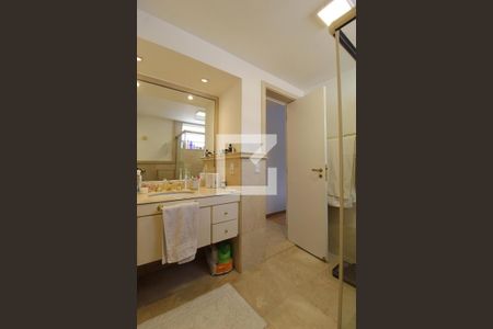 Apartamento à venda com 130m², 3 quartos e 1 vagaBanheiro da Suíte