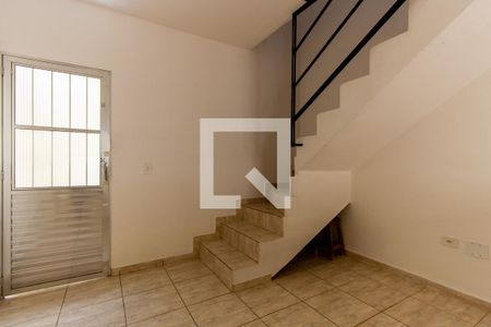 Sala de casa de condomínio para alugar com 2 quartos, 50m² em Vila Zelina, São Paulo