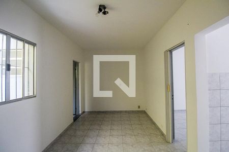 Casa para alugar com 52m², 1 quarto e sem vaga Casa para alugar com 52m², 1 quarto e sem vagaSala