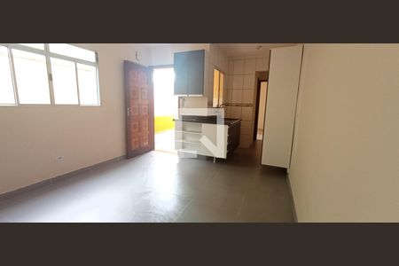 Sala/ Cozinha  de kitnet/studio para alugar com 1 quarto, 40m² em Jardim das Oliveiras, Itaquaquecetuba