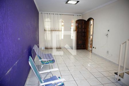 Sala de casa para alugar com 3 quartos, 120m² em Parque Casa de Pedra, São Paulo