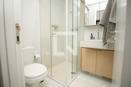 Banheiro, panos  de kitnet/studio para alugar com 1 quarto, 25m² em Indianópolis, São Paulo