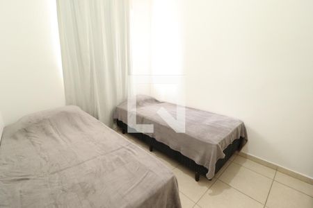 Quarto 2 de apartamento para alugar com 3 quartos, 60m² em Gávea, Uberlândia