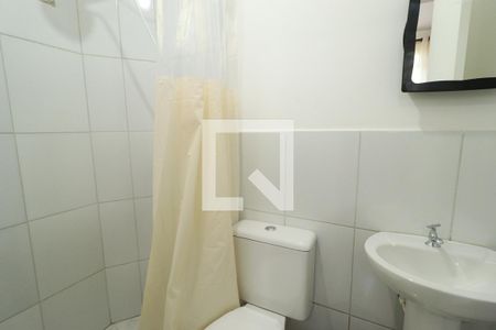 Banheiro do Quarto 1 de apartamento para alugar com 3 quartos, 60m² em Gávea, Uberlândia