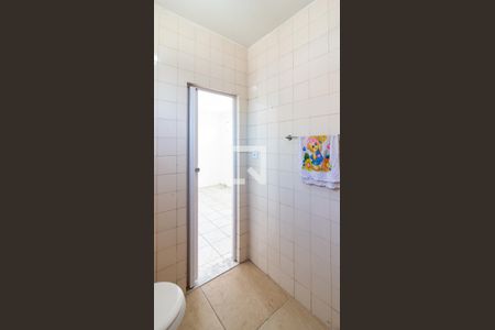 Banheiro de kitnet/studio para alugar com 1 quarto, 65m² em Vista Alegre, Rio de Janeiro