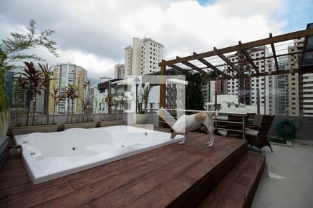 Apartamento à venda com 373m², 3 quartos e 2 vagasÁrea comum da cobertura - Jacuzzi 