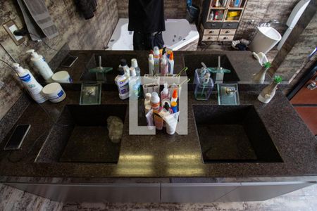 Apartamento à venda com 373m², 3 quartos e 2 vagasBanheiro da Suíte 1