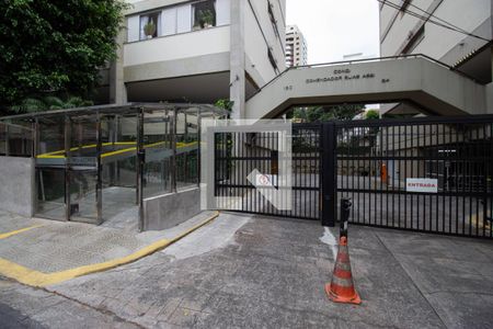 Apartamento à venda com 373m², 3 quartos e 2 vagasFachada e portaria