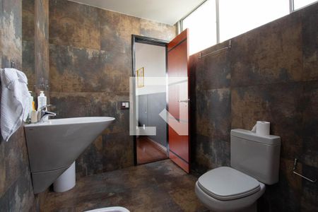 Apartamento à venda com 373m², 3 quartos e 2 vagasBanheiro da Suíte 2