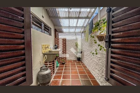 Casa à venda com 400m², 6 quartos e 2 vagasCasa 2 - Vista Quarto 2