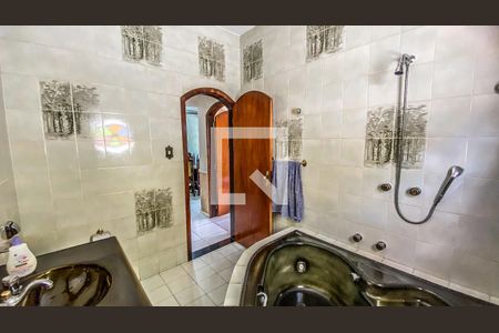 Casa à venda com 400m², 6 quartos e 2 vagasBanheiro