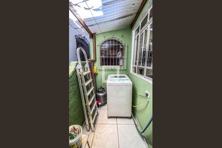 Casa à venda com 400m², 6 quartos e 2 vagasCasa 1 - Area de serviço