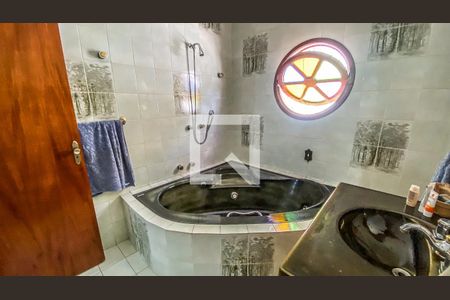 Casa à venda com 400m², 6 quartos e 2 vagasBanheiro