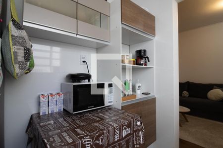 Cozinha de apartamento à venda com 2 quartos, 65m² em Passo da Areia, Porto Alegre