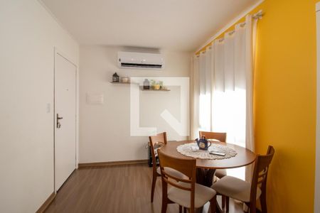 Sala de apartamento à venda com 2 quartos, 65m² em Passo da Areia, Porto Alegre