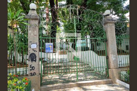 Apartamento à venda com 87m², 4 quartos e 1 vaga Apartamento à venda com 87m², 4 quartos e 1 vagaEntrada