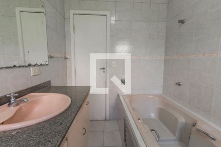 Casa à venda com 192m², 3 quartos e 1 vagaBanheiro