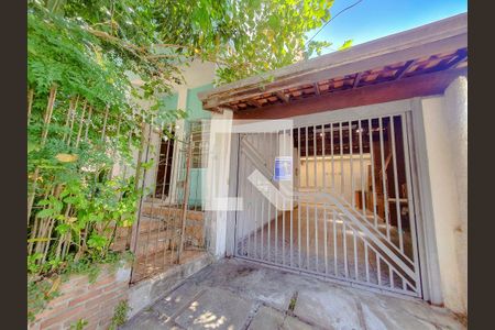 Casa à venda com 120m², 3 quartos e 2 vagas Casa à venda com 120m², 3 quartos e 2 vagasFachada do Sobrado