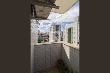 Apartamento à venda com 146m², 4 quartos e 4 vagas Apartamento à venda com 146m², 4 quartos e 4 vagasSacada